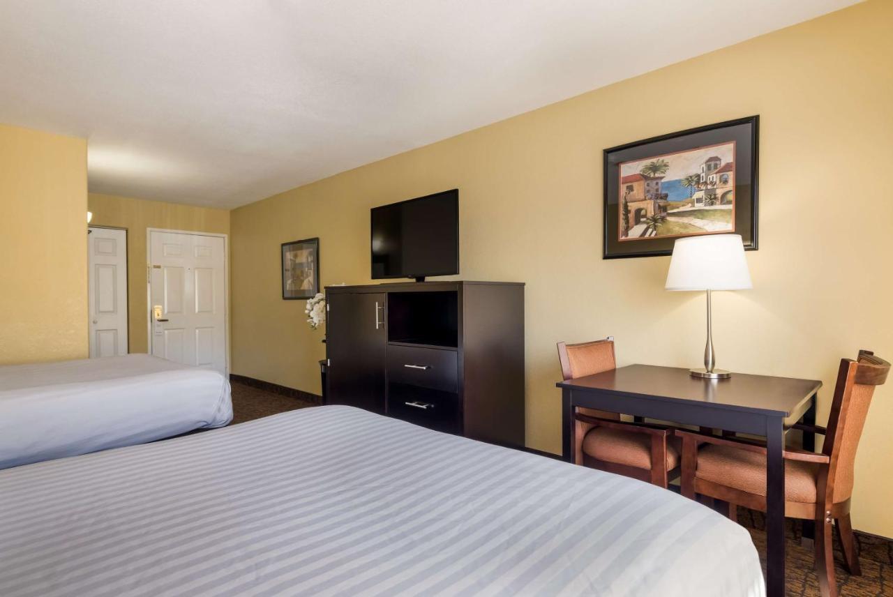 Best Western Escondido Hotel Exterior foto
