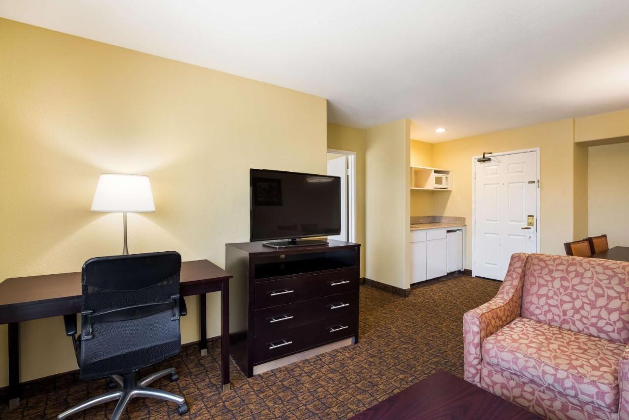 Best Western Escondido Hotel Exterior foto